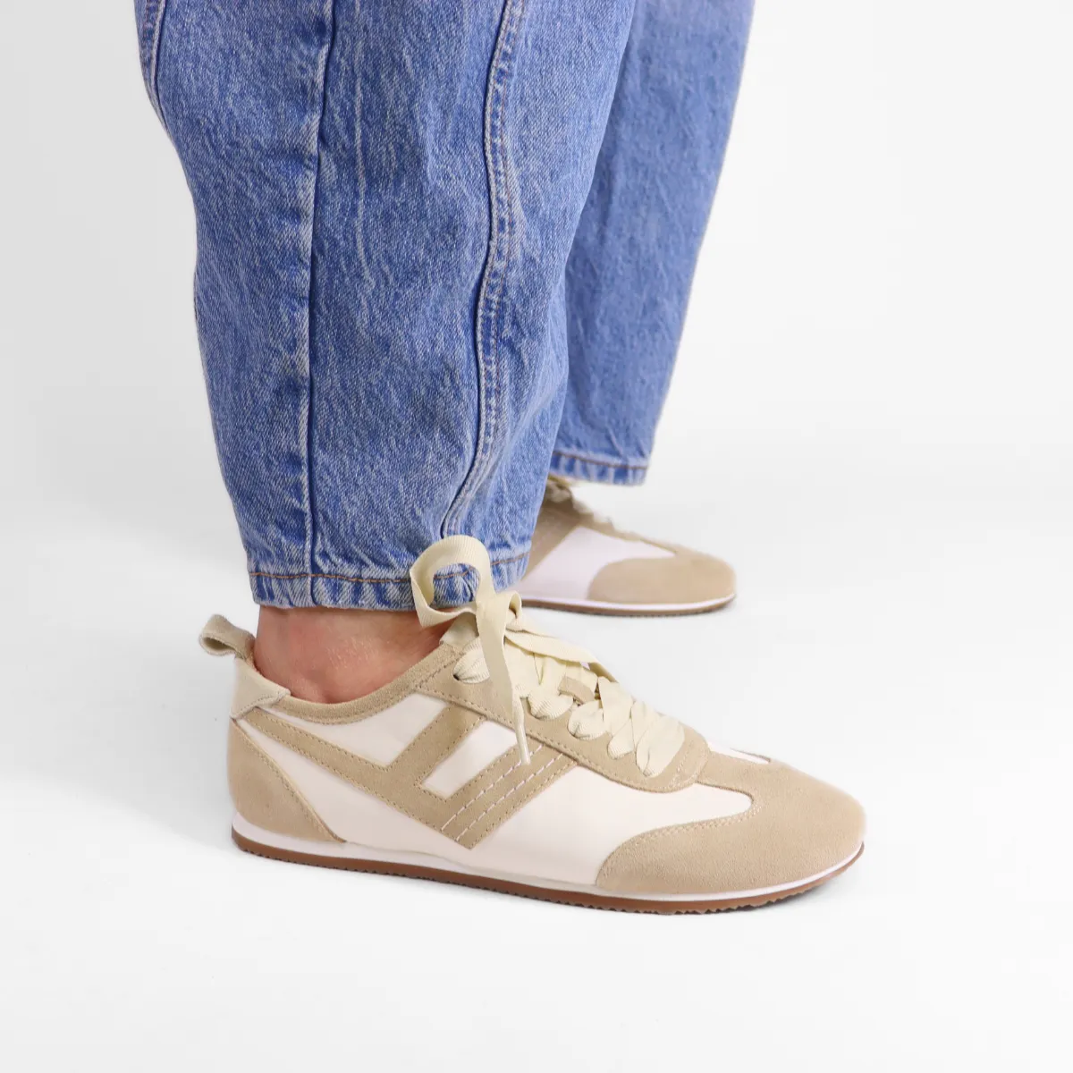 Aces Tennis Shoe Chalk/Desert Sand
